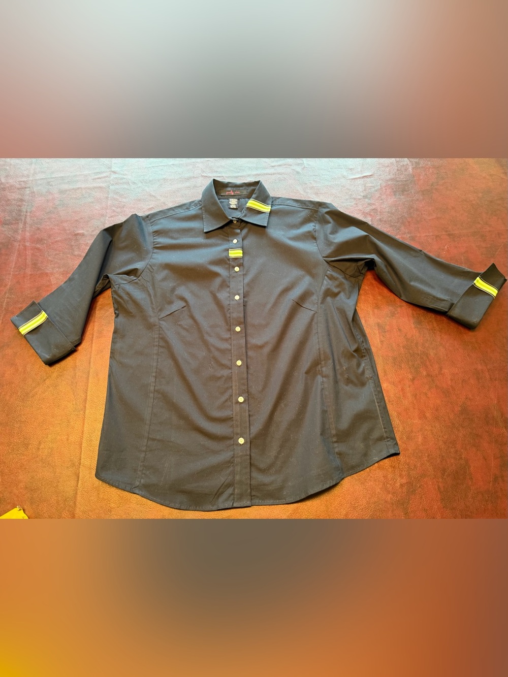 Pearly Vines Navy Blue Oxford Shirt with green trim, size XL